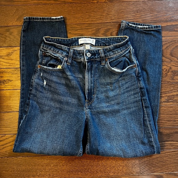 Abercrombie Curve Love The Mom High Rise Ripped Jeans Size 25 (Like New!) - Picture 5 of 6